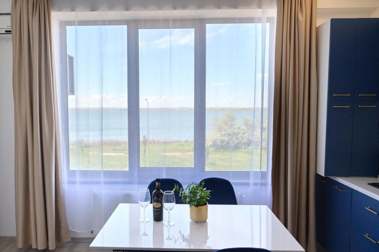 Alina Lake View Apartment Mamaia Bagian luar foto