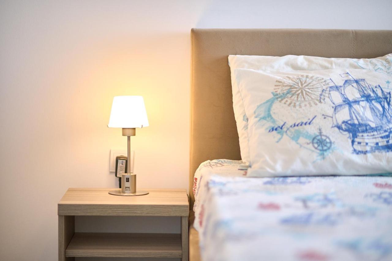 Alina Lake View Apartment Mamaia Bagian luar foto