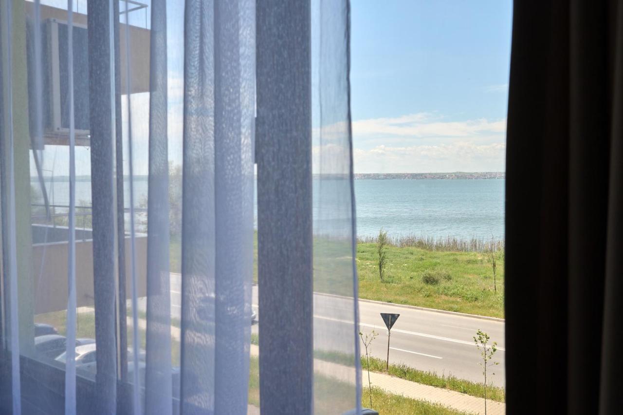 Alina Lake View Apartment Mamaia Bagian luar foto