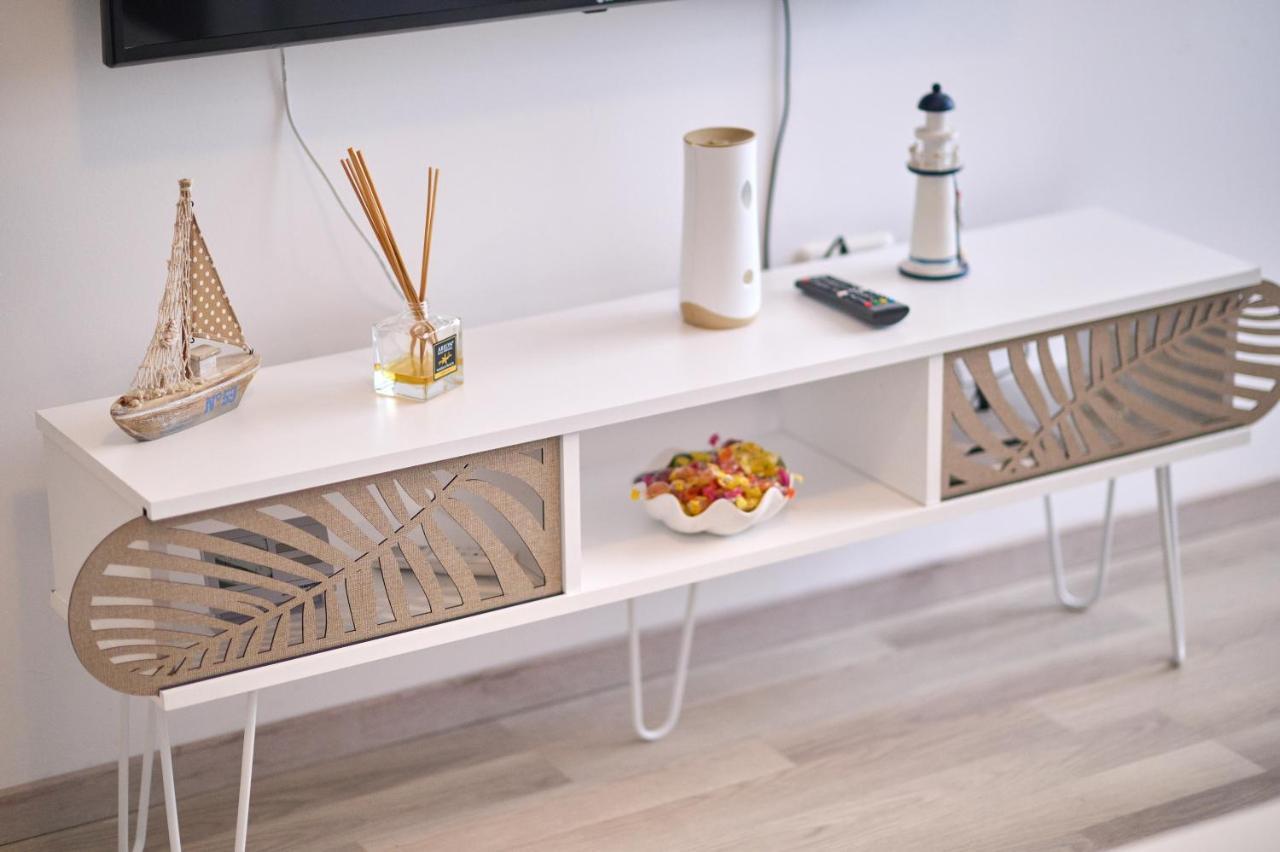 Alina Lake View Apartment Mamaia Bagian luar foto